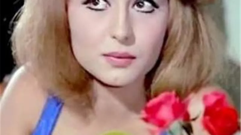 حكاية 10 زيجات في حياتها.. ومحاولة اغتصابها وقتلها.. اعتزالها الفن وعودتها مرة أخري.. أسرار في حياة سهير رمزي