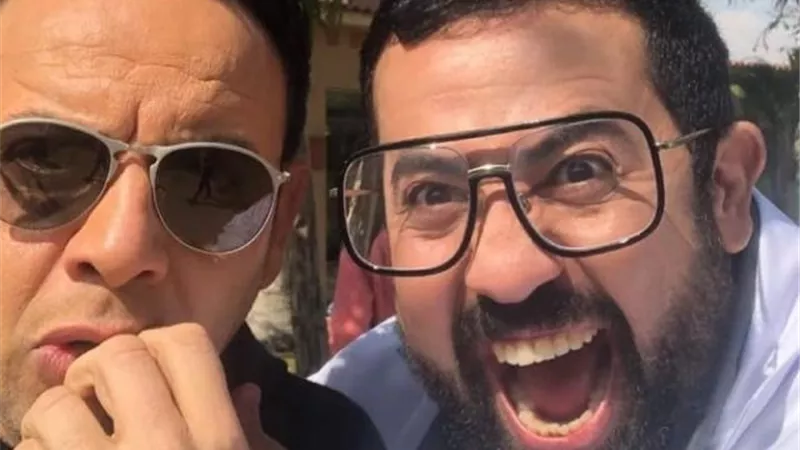 مصطفى قمر ومحمد طعيمة في كواليس تصوير مسلسل ”فارس بلا جواز”