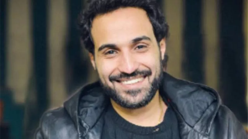 أحمد فهمي يصدم جمهوره بعد إجرائه لعملية زراعة الشعر