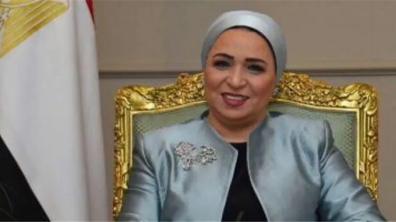 يستمد منها الوطن قوته وشموخه .. رسالة مؤثرة من قرينة الرئيس للمصريات فى اليوم العالمي للمرأة