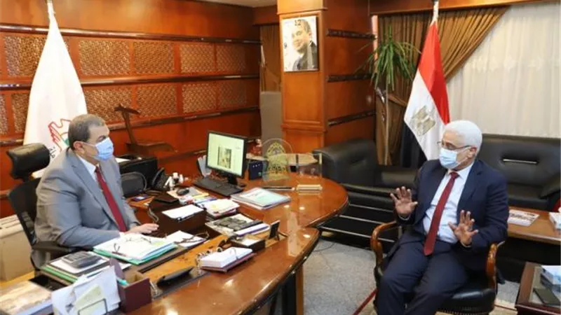 شاهد.. وزير القوى العاملة يزف أخبار سارة بشأن المعاشات والعمالة غير المنتظمة