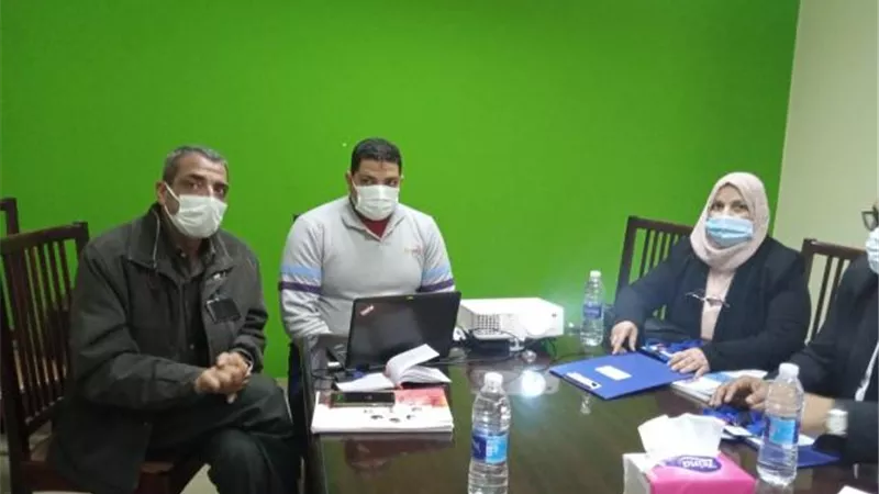 شاهد.. تسليم وثائق التأمين التكافلي ضد الحوادث الشخصية للعمالة غير المنتظمة
