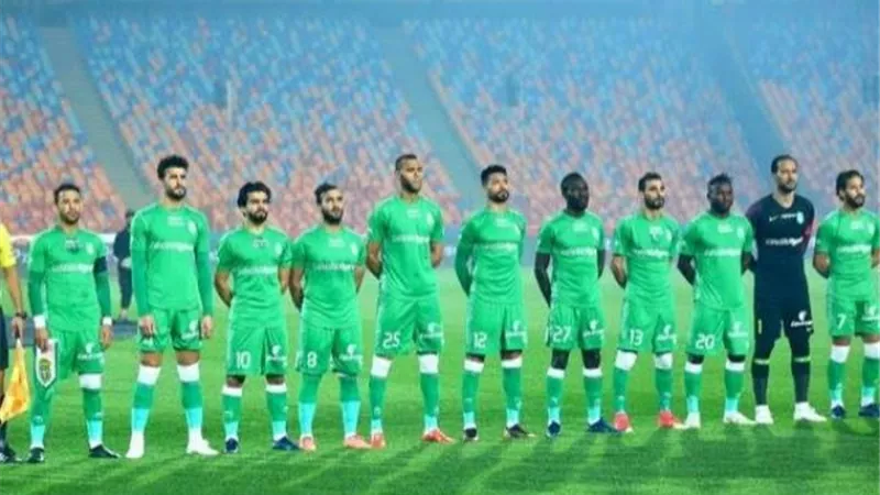 عبد العزيز السيد يدير مباراة الاتحاد السكندرى وغزل المحلة في الدوري