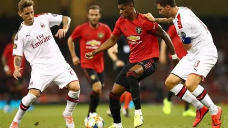 اليوم.. مانشستر يونايتد يستضيف ميلان في الدوري الأوروبي