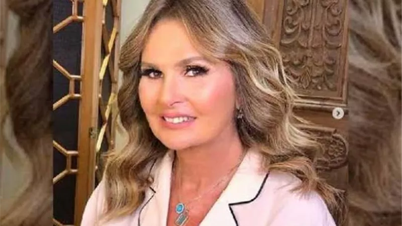 ولدت في تاكسي بسبب عبدالحليم حافظ.. حكاية أول يوم في حياة يسرا