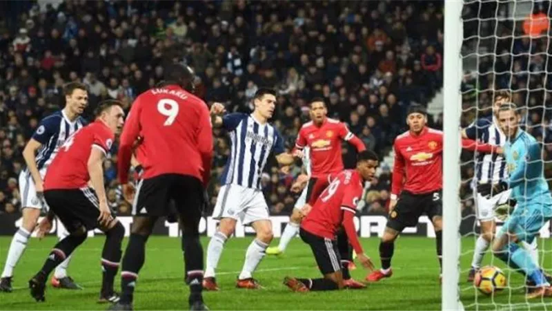 الدوري الأوروبي.. موعد مباراة مانشستر يونايتد وميلان والقنوات الناقلة