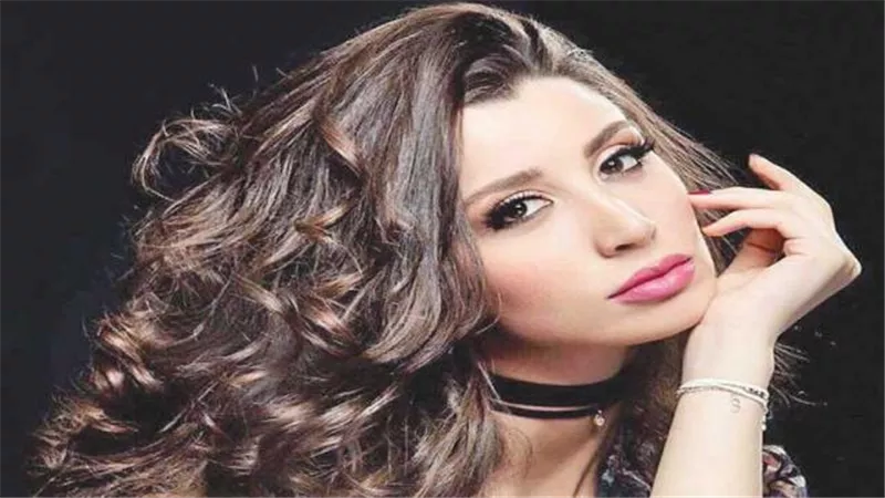 اشتعال أزمة سارة التونسي ووصولها إلى المحكمة