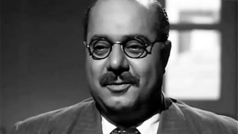 حبيبته الأرمانية أعلنت إسلامها ليتزوجها.. وهذه حكايته مع أنور السادات.. ورحيل نجله المفاجئ أصابه بالسرطان.. محطات عمدة السينما المصرية صلاح منصور