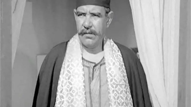 تخلى عن أملاكه من أجل الفن.. وبعثته الحكومة إلى الإتحاد السوفيتي لهذا السبب.. ومات نائمًا على مصحفه.. محطات شرير السينما عبد العليم خطاب