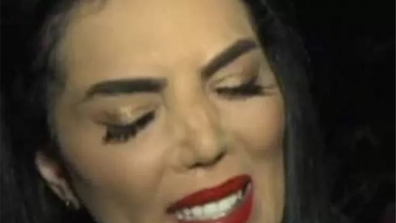 حورية فرغلي تجري العملية الثالثة في أنفها.. ورانيا محمود ياسين تطمئن الجمهور