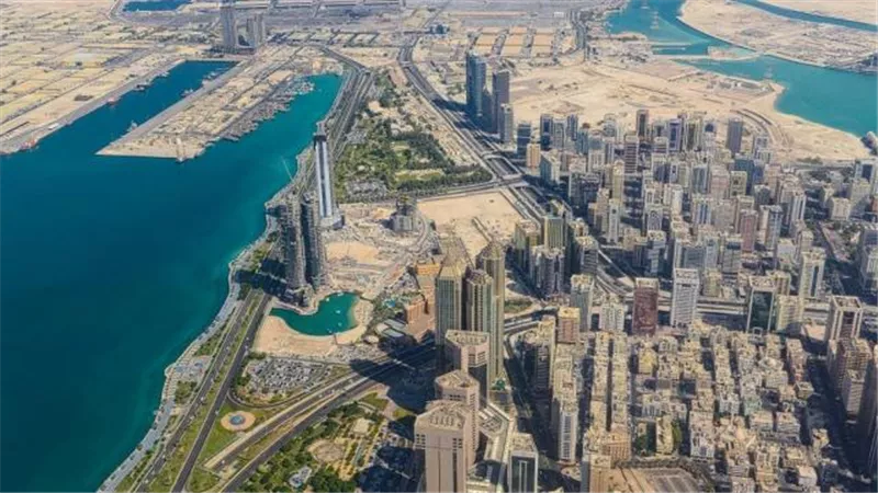 «إيه بي بي» توفر حلولا متطورة لتشغيل أكبر مشروع لتحلية مياه البحر في العالم بهذه الدولة