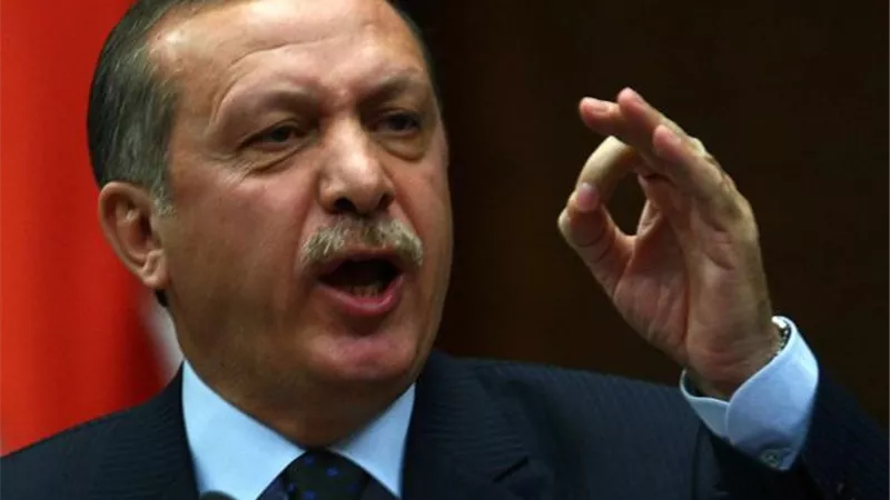 ركوع الليرة التركية متأثرة بقرارات أردوغان