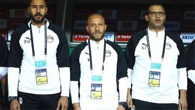 سر تواجد مدرب المنتخب الأولمبي في الزمالك