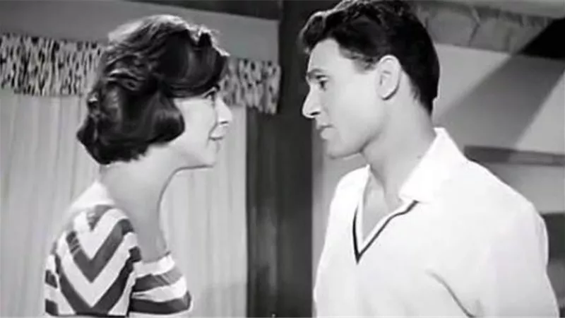 تصريح نادر للعندليب يكشف زواجه السري من سعاد حسني