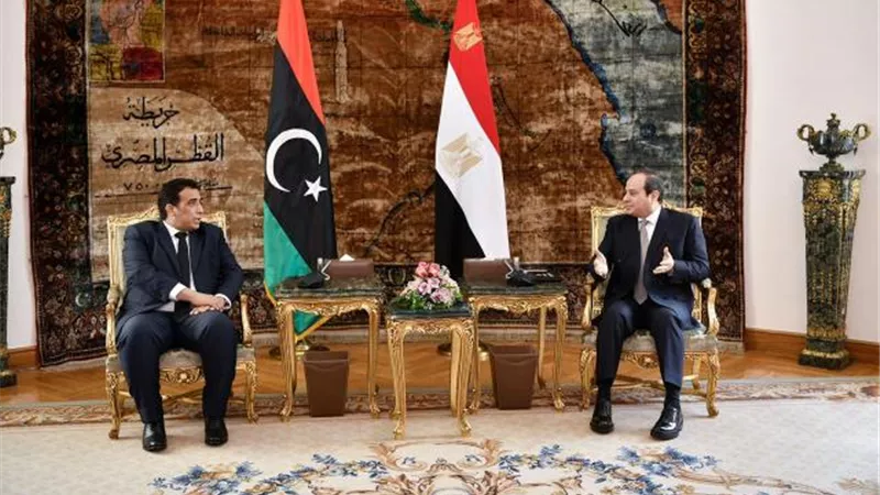 السيسي يؤكد للمنفي حرص مصر على المصالح الليبية