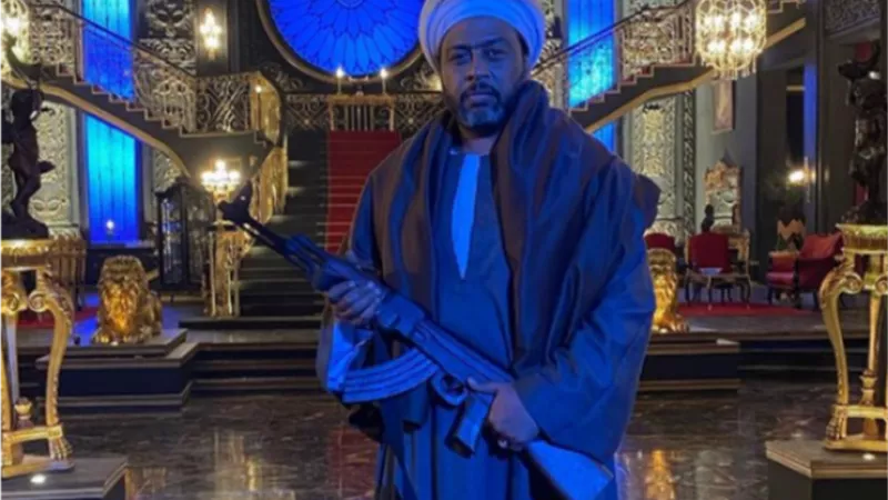 محمد جمعة يثير جدل على السوشيال ميديا بعد ظهوره بالسلاح الآلي