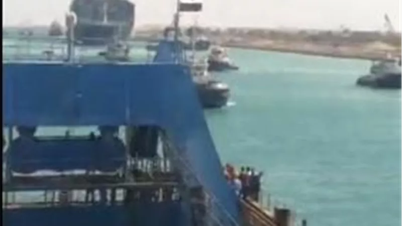 عبر مقطع فيديو.. كيف نجحت هيئة قناة السويس في تعويم السفينة الجانحة ؟