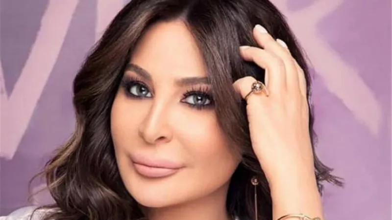 إليسا تعلق على تعويم السفينة الجانحة :الله يحمي مصر