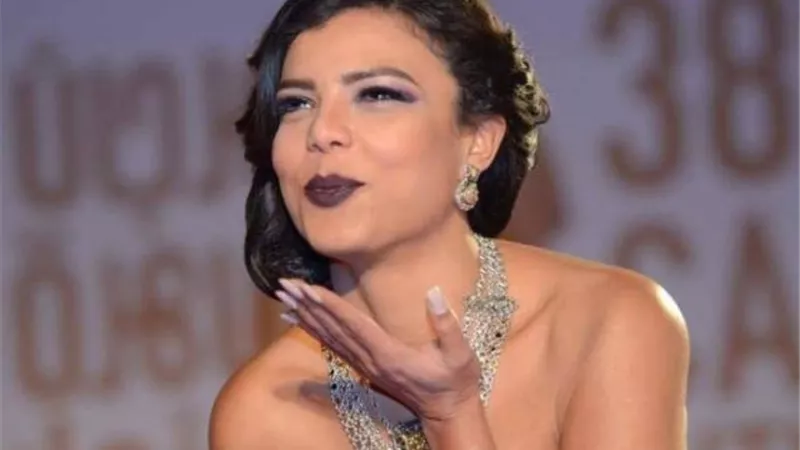 ناهد السباعي تحتفل بجائزة أحسن ممثلة عن فيلمها القصير ”هذه ليلتي”
