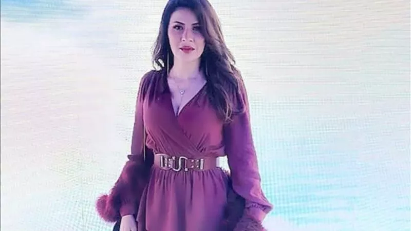 شاهد.. أحدث ظهور لـ نجلاء بدر من كواليس ”بين السما والأرض” بصحبة فريق العمل