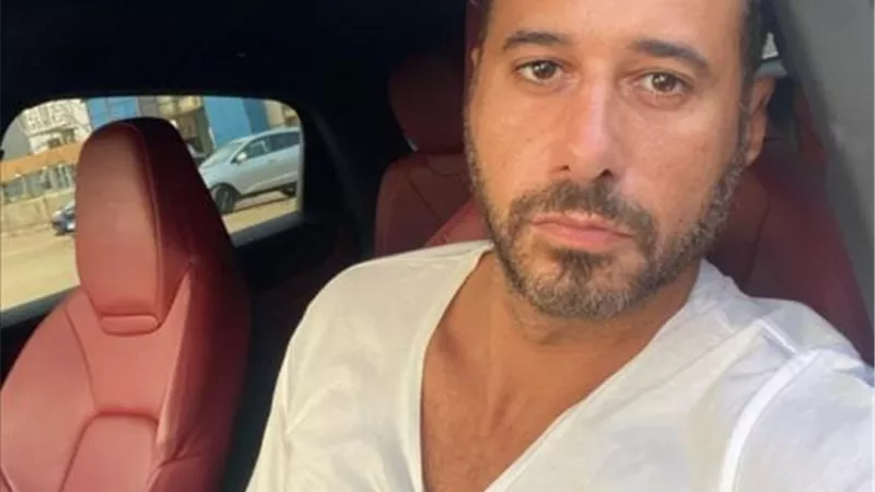 أحمد السعدني يفتح النار على زينة وفريق عمل ”كله بالحب”: ”بتدخل في تنفيذ البوسترات والدعاية والوضع وصل للمهزلة”