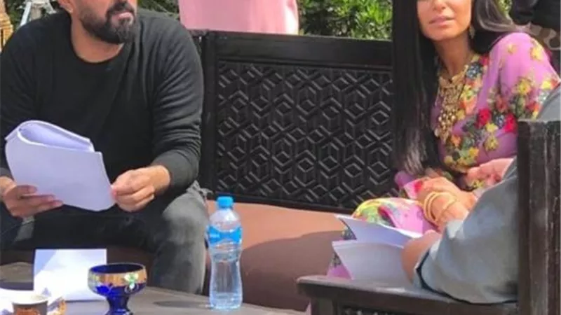 منة فضالى تودع الديكور الخاص بمسلسل ”نسل الأغراب”