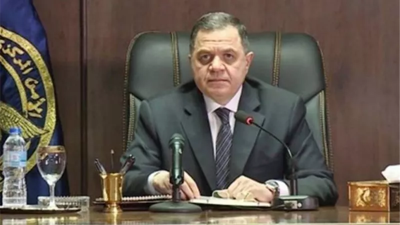 بقرار من وزير الداخلية .. تعرف علي سبب ترحيل مواطن سوري خارج مصر