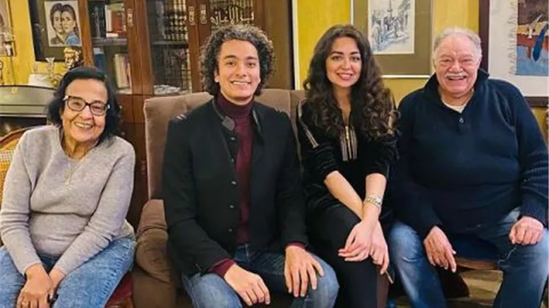 يحيي الفخراني وزوجته برفقة هبة مجدي ومحمد محسن في أحدث ظهور