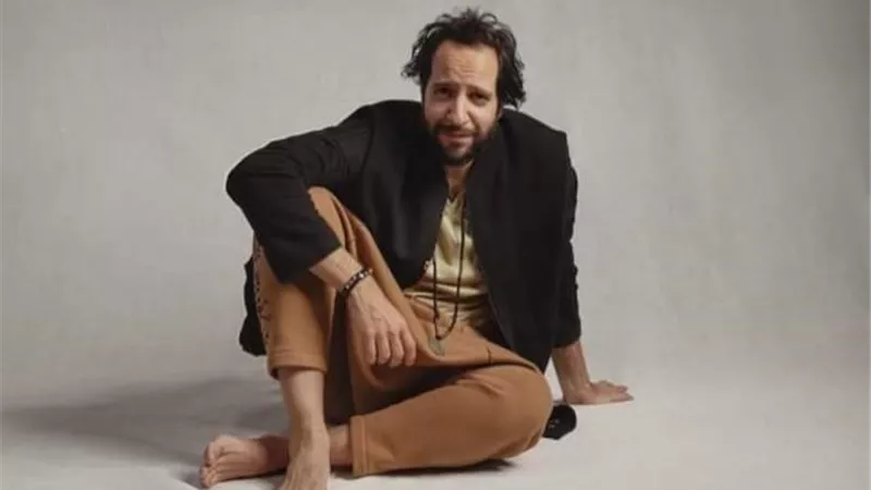 ادعولها.. أحمد أمين يعلن إصابة زوجته بفيروس كورونا
