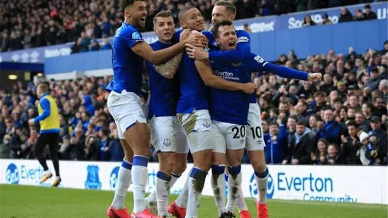 إيفرتون يواجه كريستال بالاس للزحف نحو مراكز المقدمة في الدوري الإنجليزي