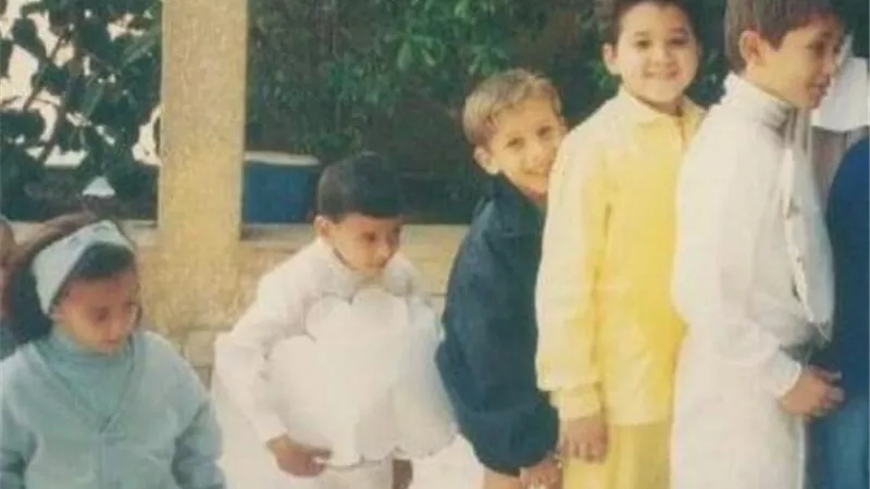 بصورة من المدرسة.. كريم محمود عبد العزيز يستعيد ذكريات الطفولة