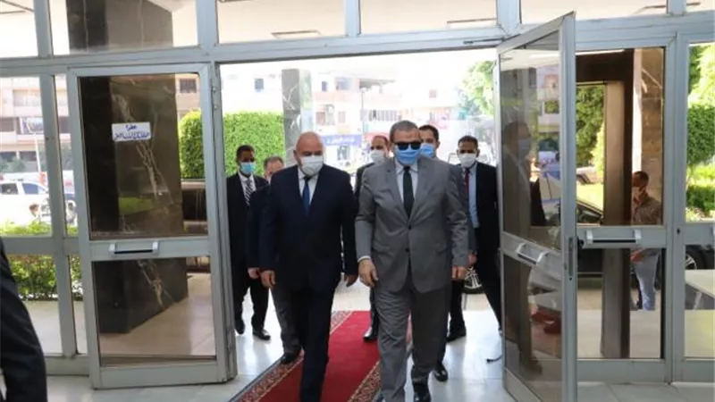 شاهد.. كيف استقبل محافظ قنا وزير القوى العاملة؟