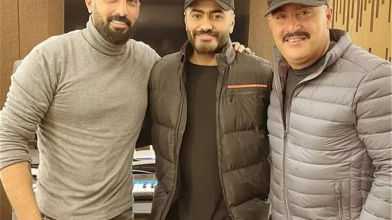 بعد استبعاد أنغام.. محمد سامي يستعين بـ تامر حسني لغناء تتر ”نسل الأغراب”