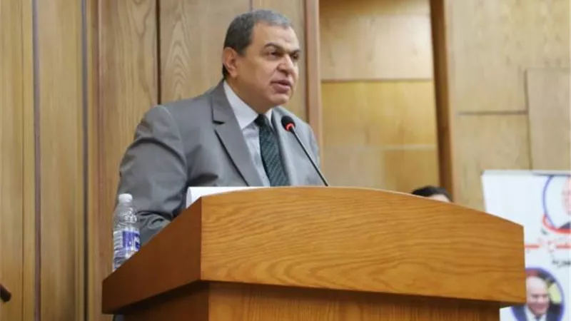 صور.. وزير القوى العاملة يسلم 4935 بوليصة تأمين تكافلي ضد الحوادث للعمالة غير المنتظمة