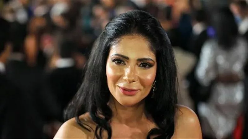 منى زكي في ورطة بعد تسريب الحلقة الأولى لمسلسلها ”لعبة نيوتن”.. اعرف التفاصيل