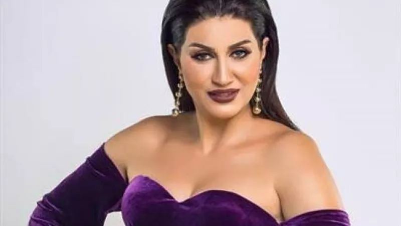 كفاية بقا.. وفاء عامر توجه رسالة لصناع مسلسل ”الملك” بعد وقفه