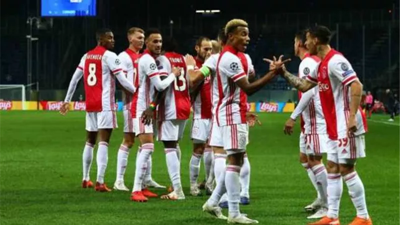 الليلة.. أياكس أمستردام يستدرج روما في الدوري الأوروبي