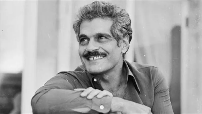 أصبح لا يملك سوي حقيبه ملابسه وأشهر إفلاسه.. ومشاجرته مع ضابط فرنسي أدخلته السجن.. أزمات واجهت عمر الشريف بسبب عشقه للقمار