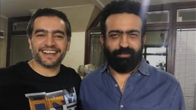 بالفيديو.. ماندو العدل يحتفل بانتهاء تصوير ”بين السما والأرض” بصحبة فريق العمل