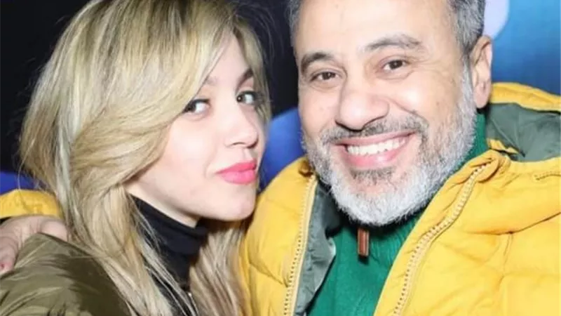 زوجة إيهاب فهمي تغازله بصورة رومانسية: الرجل الحنين رزق