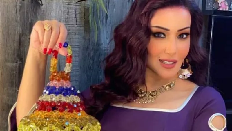 سمية الخشاب تهنىء جمهورها بحلول شهر رمضان