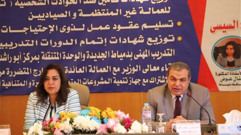 شاهد.. تسليم  3307 بوليصة تأمين تكافلي للعمالة غير المنتظمة في هذه المحافظة