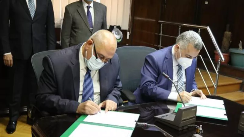 شاكر: هناك عوامل مشتركة بين «مرفق الكهرباء» و«مياه الشرب» سواء في الإجراءات أو الآليات.. اعرف المزيد
