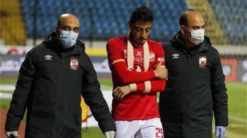 خاص.. مصدر يؤكد لحاق أكرم توفيق بالقمة ويكشف مدى إصابته وموعد انتظامه في التدريبات