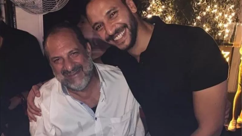 ”فقدت اليوم أخت وأم وصديقة”.. خالد الصاوي ينعي والدة أحمد خالد صالح بهذه الكلمات