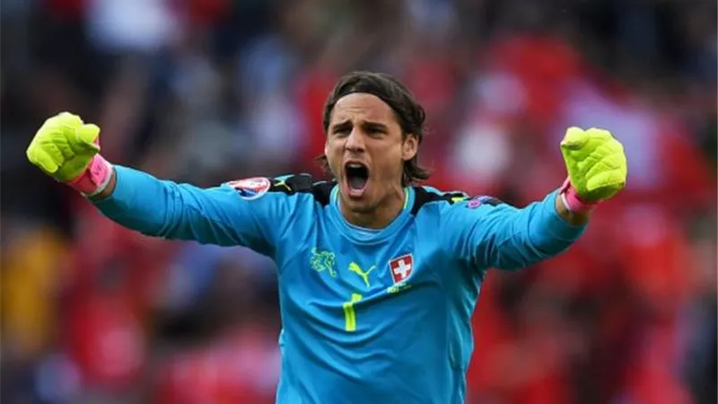 حارس بوروسيا مونشنجلادباخ  يغيب عن فريقه لمباراتين بسبب الإيقاف