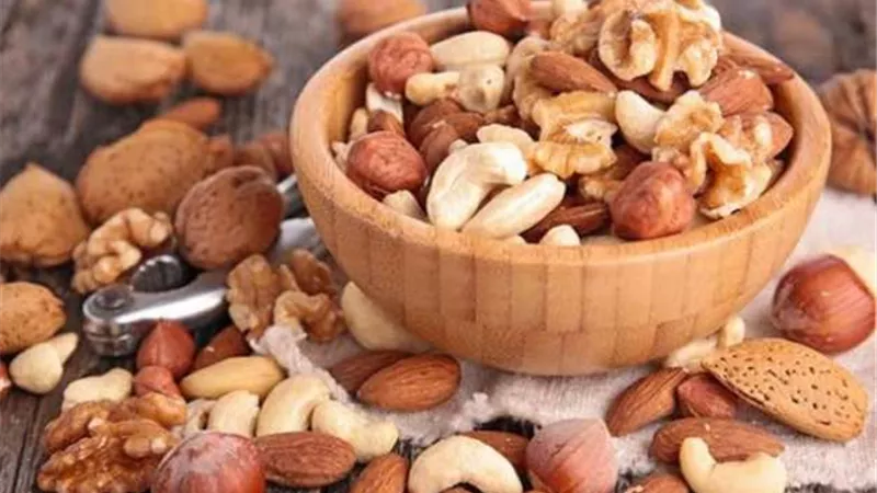 المكسرات النيئة.. الحل السحري في شهر رمضان