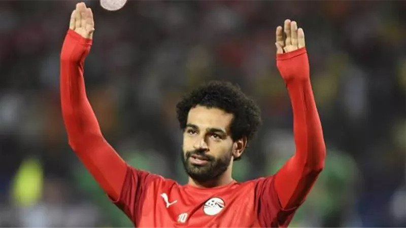 رسميا.. البدري يمنح محمد صلاح شارة قيادة منتخب مصر