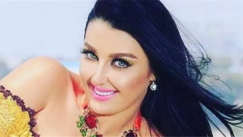 الراقصة والحريم.. صوفينار تكشف تفاصيل علاقتها بنجم الأهلي