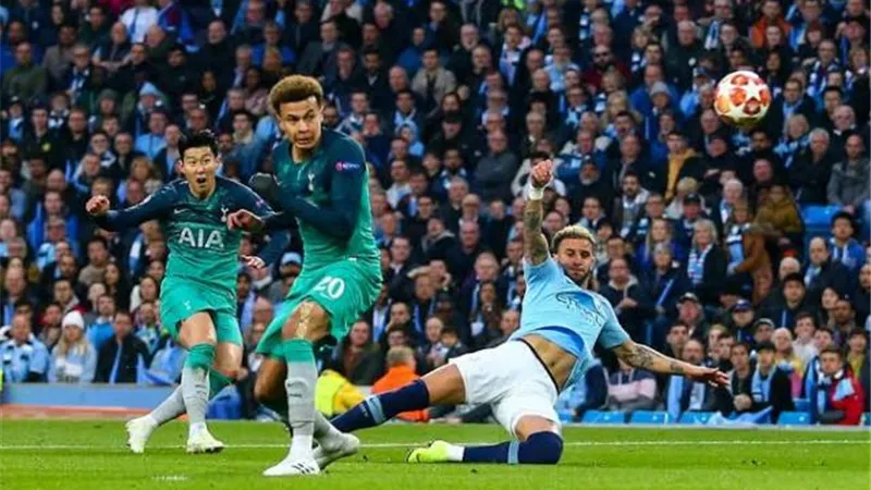 اليوم.. مواجهة نارية بين مانشستر سيتي وتوتنهام في نهائي كأس الرابطة